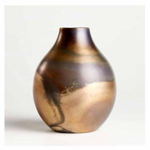 Charmant vase à fleurs en aluminium doré artistique fait à la main, idéal pour les événements à domicile, les mariages et le style intérieur - Product Image 2