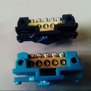 Conjunto de base y enlace neutro de latón-Conector de terminal de grado industrial para construcción de paneles eléctricos - Product Image 1
