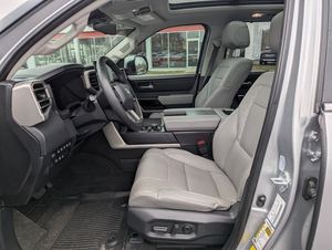 Toyota Sequoia Limited 4WD 2023 Usada en Excelentes Condiciones, Motor Impecable, 437 HP, 3.4L V6 Híbrido - Product Image 4