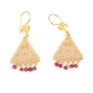 Boucles d'oreilles pendantes en or 22K avec motif triangle et rubis, style filigrane, tendance, religieux, classique, en cuivre, laiton, perle, Nusrettaki, pour fêtes - Product Image 1