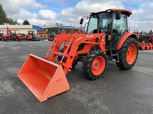Tractor Kubota M4D-071HDC12 2021: Potencia Utilitaria de 72 HP con Cabina Deluxe y Rendimiento Hidráulico Avanzado - Product Image 2
