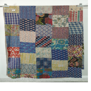 Edredones kantha hechos a medida, con diseño abstracto y geométrico, hechos de telas 100% de algodón para tiendas textiles para el hogar para reventa - Product Image 1