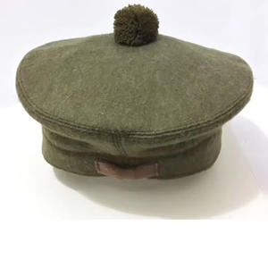 Gorras de capó de estilo clásico conocidas por su simplicidad tradicional y profundidad cultural que representa la herencia Escocesa. Gorra a la venta - Product Image 4