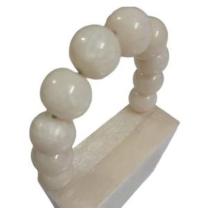 Pochette en résine élégante avec touche artistique Pochette en résine avec paillettes décoratives intégrées pour les femmes sac de soirée - Product Image 4