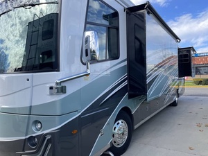 Compact 4x4 Aluminum Camper Motorhome Car Off-Road Vehicle with Spacious Interiors for Adventure Enthusiasts 4-6 Persons - Product Image 2