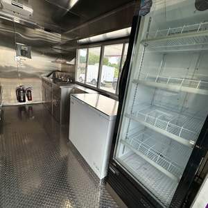 Remorque alimentaire mobile entièrement équipée en acier inoxydable pour la restauration commerciale, camion à crème glacée, état neuf, service rapide, 3 ans - Product Image 3