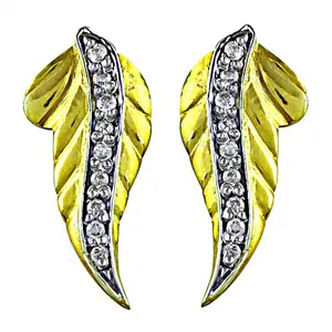 Boucles d'oreilles en or plaqué luxe avec diamants et motif feuille, bijoux élégants, cadeau - Product Image 1