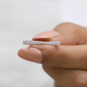 Bague de mariage demi-éternité en diamant Moissanite conique ronde et brillante 0.30 CT, bande de mariage de mariée assortie empilable - Product Image 1