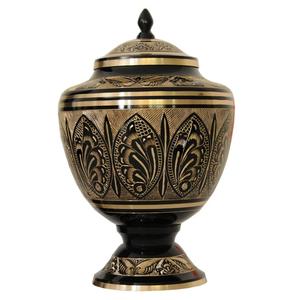 Urnes funéraires en laiton de haute qualité avec gravure de fleurs urnes funéraires en métal fini de couleur or et noir pour les cendres humaines - Product Image 2