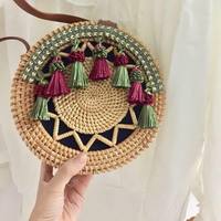 Bolsa circular de ratán al mejor precio, accesorio hecho a mano de moda, ligero, respetuoso con el medio ambiente, duradero, perfecto para el verano desde Vietnam 2025