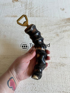 Ouvre-bouteille en corne naturelle Cadeau élégant pour les hommes et les amateurs de bar à domicile par Tradebyd - Product Image 2