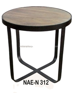 Table basse industrielle vintage moderne, petit meuble en bois et métal avec motif antique pour le salon, la maison et la villa. - Product Image 1