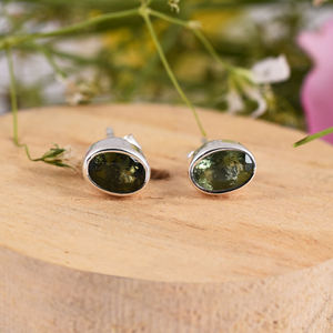 Boucles d'oreilles en moldavite naturelle en argent sterling 925 pour cadeau de mariage. - Product Image 4