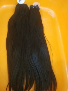 Mechones de Cabello Liso de Color Natural de 28 Pulgadas - Product Image 2