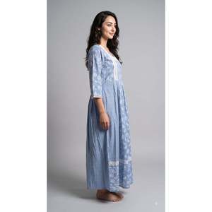 Evolove X Farasha Robe de nuit longue en coton à fleurs pour femme, robe de nuit évasée à manches 3/4, douce et confortable, taille XS - Product Image 3
