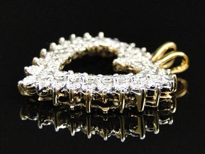 Colgante de Plata de Ley 925 Chapado en Oro con Diseño de Corazón Brillante y Moissanita para Regalo, para Hombres y Mujeres - Product Image 2