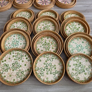 Bandeja de ratán decorativa superventas 2024, mosaico tejido a mano, bandeja de ratán con incrustaciones de madreperla redonda de Loto Azul Vietnam - Product Image 3