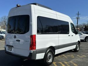Blanco 2024 Mercede-s Ben-z Sprinte-r 2500 144 Passenger Van RWD-(Seminuevo-Excelente Estado) con Tercera Fila de Asientos - Product Image 3