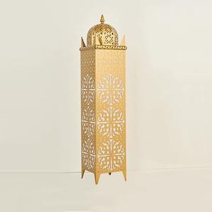 Les ornements métalliques du Ramadan Kareem reflètent l'héritage culturel tout en s'adaptant parfaitement à la décoration intérieure contemporaine. - Product Image 4