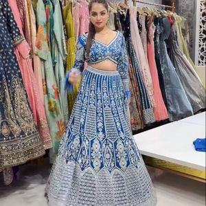 Secuencia de color negro de diseñador pesado con trabajo de bordado Ropa de fiesta de boda Lehenga Choli para mujer Nueva llegada Última pieza - Product Image 1