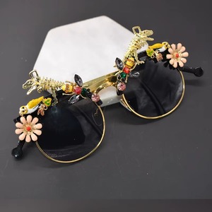 Gafas de sol fantásticas que reflejan la luz de forma hermosa, perfectas para pistas de baile, eventos nocturnos y fiestas vibrantes de KHOOSI - Product Image 5