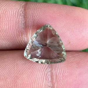 Directement de l'Inde Fabricant Améthyste verte naturelle Concav Cut Trillion de pierres précieuses en vrac polies pour la fabrication de bijoux - Product Image 3