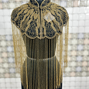 Magnifique cape burlesque festive, broderie, perles, paillettes, design asymétrique élégant pour les occasions festives - Product Image 1