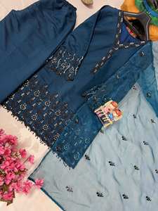 Realza la Belleza de tu Armario con este Conjunto de Salwar Kameez Recién Lanzado - Ropa Moderna para Fiestas de Secado Rápido - Product Image 5