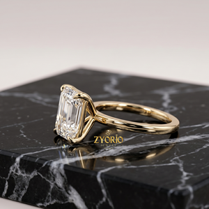 Bague de fiançailles en or 18 carats avec moissanite taille émeraude, bague solitaire de luxe pour femme - Product Image 3