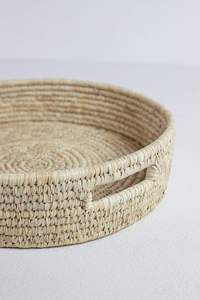 Plateau en rotin de bambou fait main plateau en rotin avec poignée tissé à la main rond haut mur plateaux de séparation des aliments multi-usages - Product Image 2