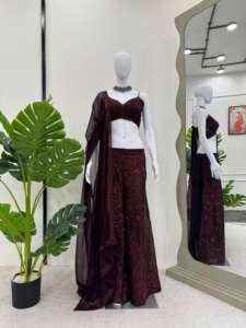 Belle fête porter haut-bas et Dupatta avec fil et travail de séquence - Product Image 5