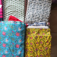 Tela Floral con estampado de algodón 100 por ciento de alta calidad al por mayor por yarda Ideal para vestidos cortinas ropa de cama decoración del hogar