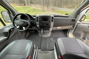 MERCEDES-BENZ SPRINTER 2500 4X4 2016 USADO, Volante a la Izquierda/Derecha - Product Image 4