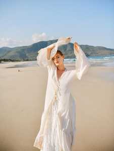 Bata de lino recortada de encaje largo para mujer Estilo Kimono en tela de gasa transpirable Ideal para bodas Mañanas relajadas o viajes - Product Image 6