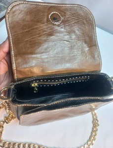 Sac à bandoulière en cuir véritable ANWAR pour femme, usage quotidien, avec chaînes, facile à transporter et fermeture magnétique - Product Image 4