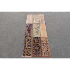 พรมขนสั้นสีเบจวินเทจ ทำจากขนสัตว์ เป็นมิตรกับสิ่งแวดล้อม ขนาด 2.1 x 4.9 ฟุต พรมทอแบบแบนสไตล์ตุรกี ลายปะติดปะต่อ ด้านหลังทำจากยางลาเท็กซ์ เหมาะสำหรับห้องรับประทานอาหาร - Product Image 1