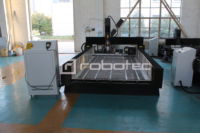 Routeur CNC 4 axes Robotec facile à utiliser, machine de fraisage 1325 pour la découpe de l'aluminium, du cuivre, du MDF, du marbre, du bois et de la pierre