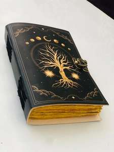 Journaux en cuir imprimés numériquement sur mesure avec arbre de vie et phases de lune idéal pour la revente par les magasins de revues - Product Image 2