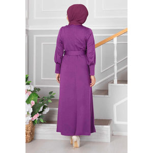 Vestido modesto con cinturón Suzanne en ciruela con decoración de patrones intrincados - Product Image 1