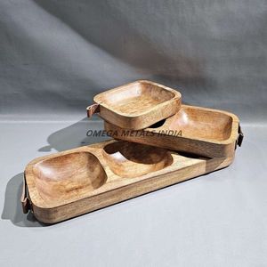 Bandeja de doble sección de madera de acacia hecha a mano con acabado rústico y agarre de cuero para aperitivos, frutas secas y uso en el comedor - Product Image 2