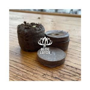 Disques de coco de tailles assorties disponibles pour l'aménagement paysager personnalisé, l'assemblage et comme barrière anti-mauvaises herbes - Product Image 1