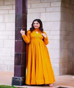 Boda paquistaní Formal Modest Blusas Camisas Hermoso traje de césped - Product Image 2