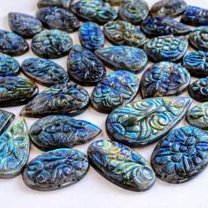 Labradorite Multi Flash Cabochon sculpté Pierre précieuse Sculpture à la main Chatoyant Bleu Designer Cristal de guérison Pierre de bijoux lisse et lâche - Product Image 2