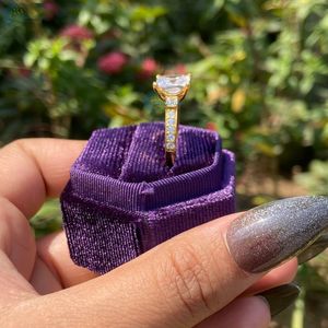 Anillo de boda de corte princesa de 2 quilates, conjunto de pavé único de moissanita, anillo de compromiso de oro amarillo sólido de 18 quilates, anillo de regalo personalizado - Product Image 4