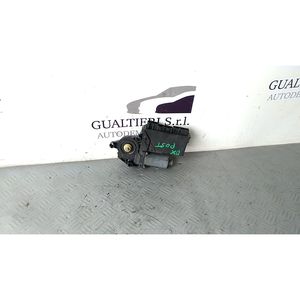 มอเตอร์ไฟฟ้าหน้าต่างด้านหลังขวา AUDI A4 Avant (8E) 8E0959802E (00>04) - Product Image 2