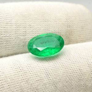 Esmeralda Zambiana Natural de 3.22 Quilates, Gema Suelta de Corte Ovalado 11.5x9mm, Certificada por IGI, Ideal para Joyería Personalizada, Anillos, Colgantes, Venta al Por Mayor - Product Image 5