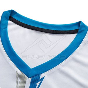Conjuntos de Fútbol Personalizados con Logotipo para Hombre, 100% Poliéster, Secado Rápido, Transpirable, Cuello en V, Manga Corta, Hecho en Pakistán - Product Image 2