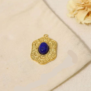 Pendentif vintage fantaisie en forme de pierre d'onyx noir en laiton de 8 mm pour prix de gros et MANGALMAY CORPORATION - Product Image 5