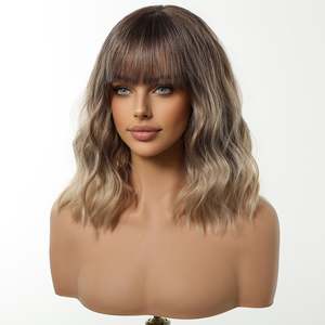 Perruque synthétique sans colle Diane-DWY pour femme, 14 pouces, fabriquée à la machine, courte, ondulée, dégradé blond, coupe bob avec frange - Product Image 4