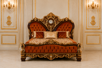 Ensemble de lit king size ravissant de style rococo, tables de chevet en teck de qualité supérieure, meubles de chambre à coucher durables et luxueux de style antique pour villas au Royaume-Uni